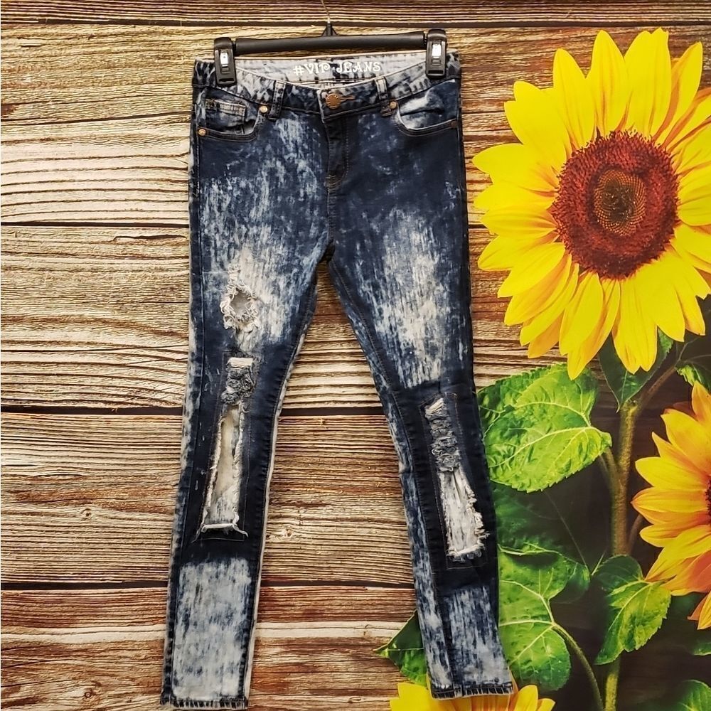 VIP Distressed jeans 👖 size 14 junior pre owned